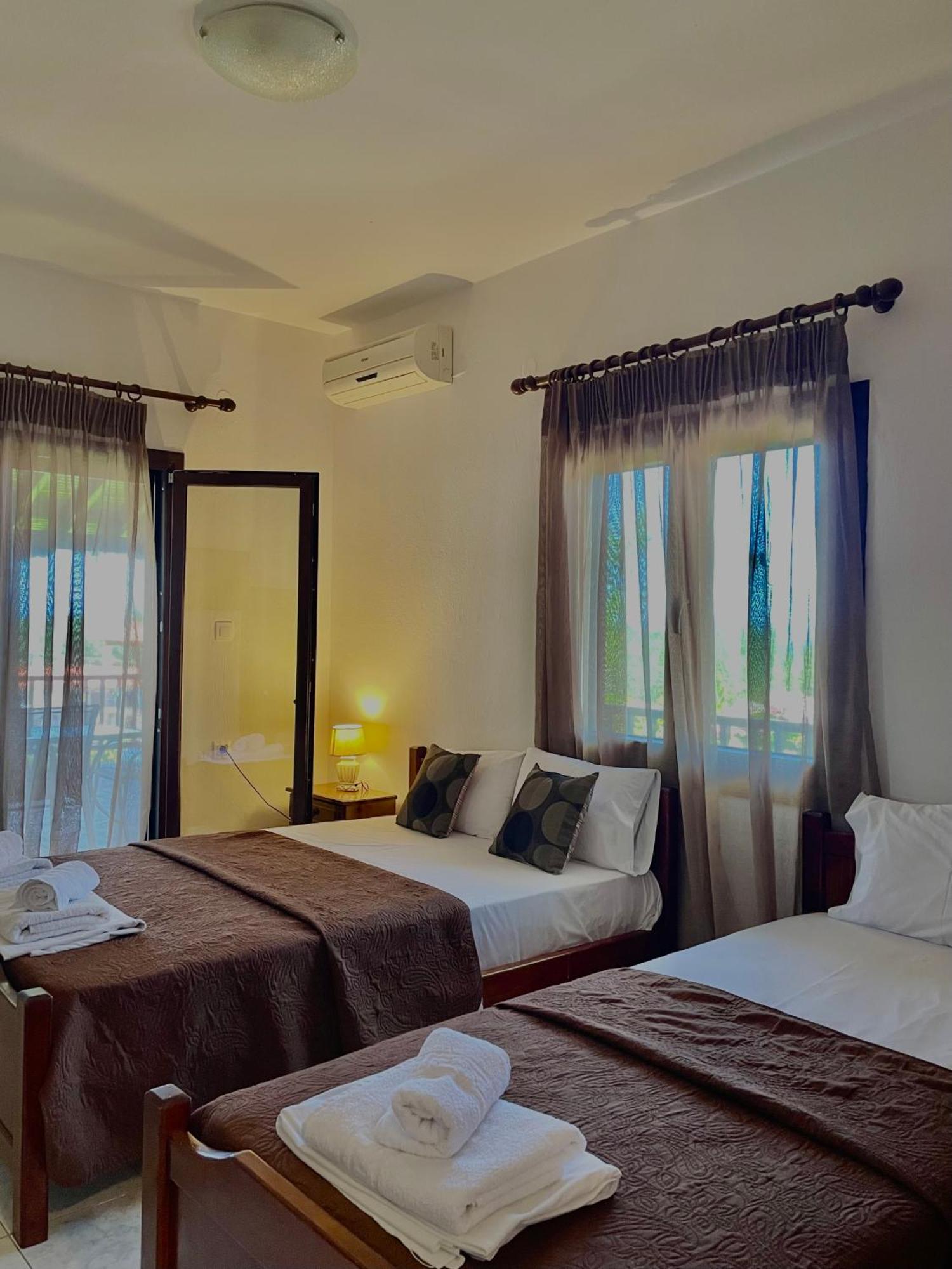 Anna Dani Apartments Vourvourou Extérieur photo