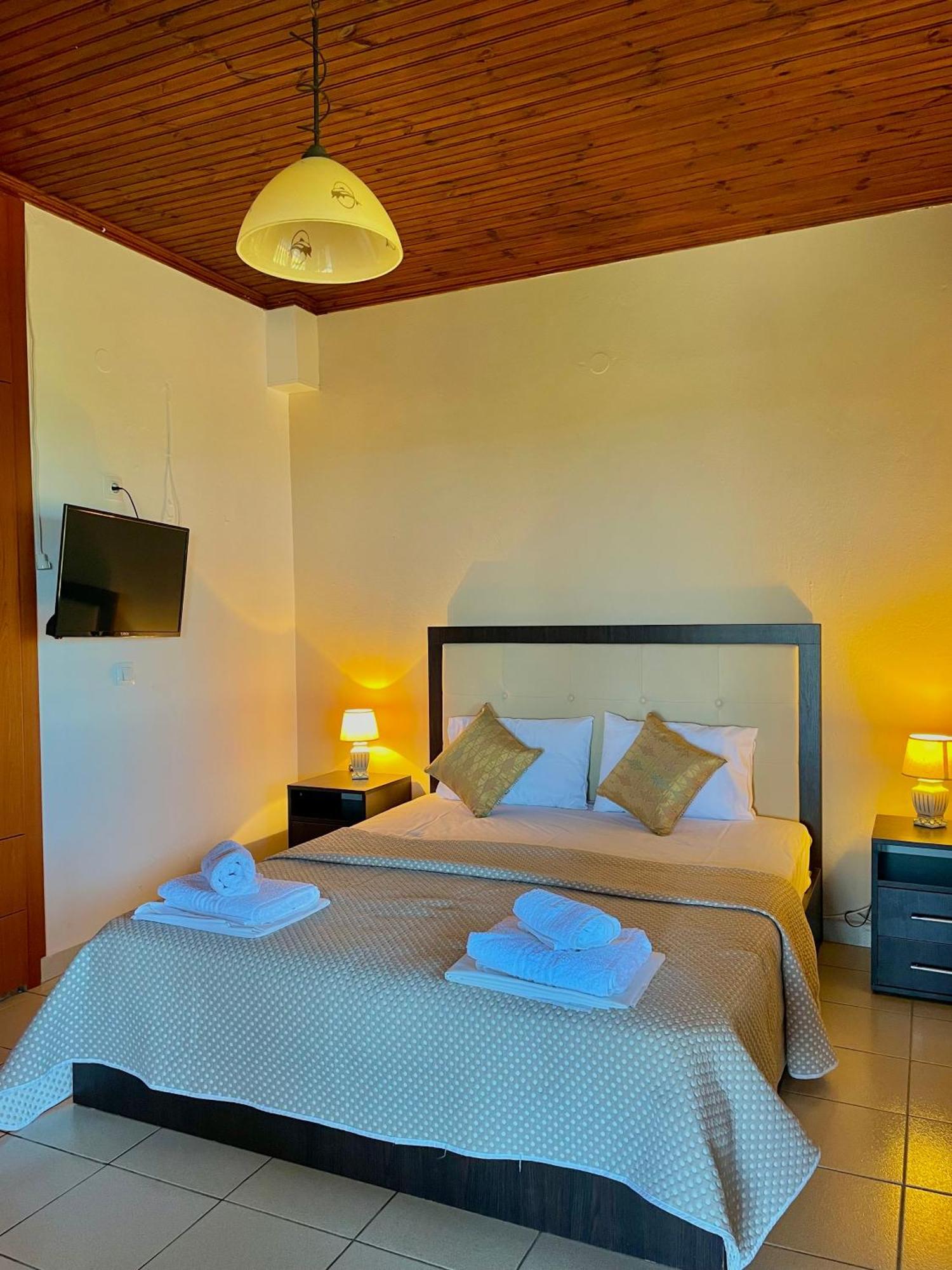 Anna Dani Apartments Vourvourou Extérieur photo