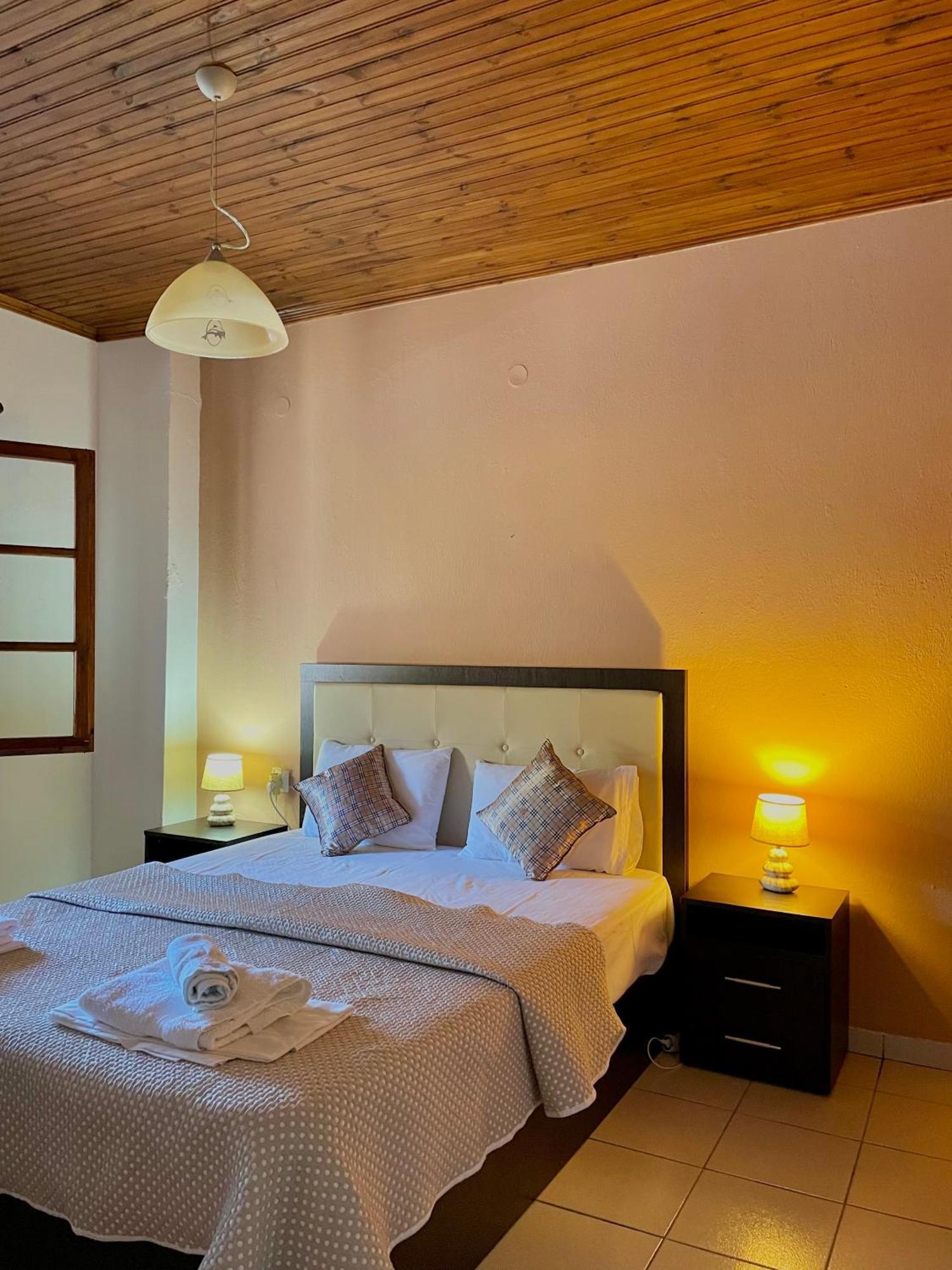 Anna Dani Apartments Vourvourou Extérieur photo