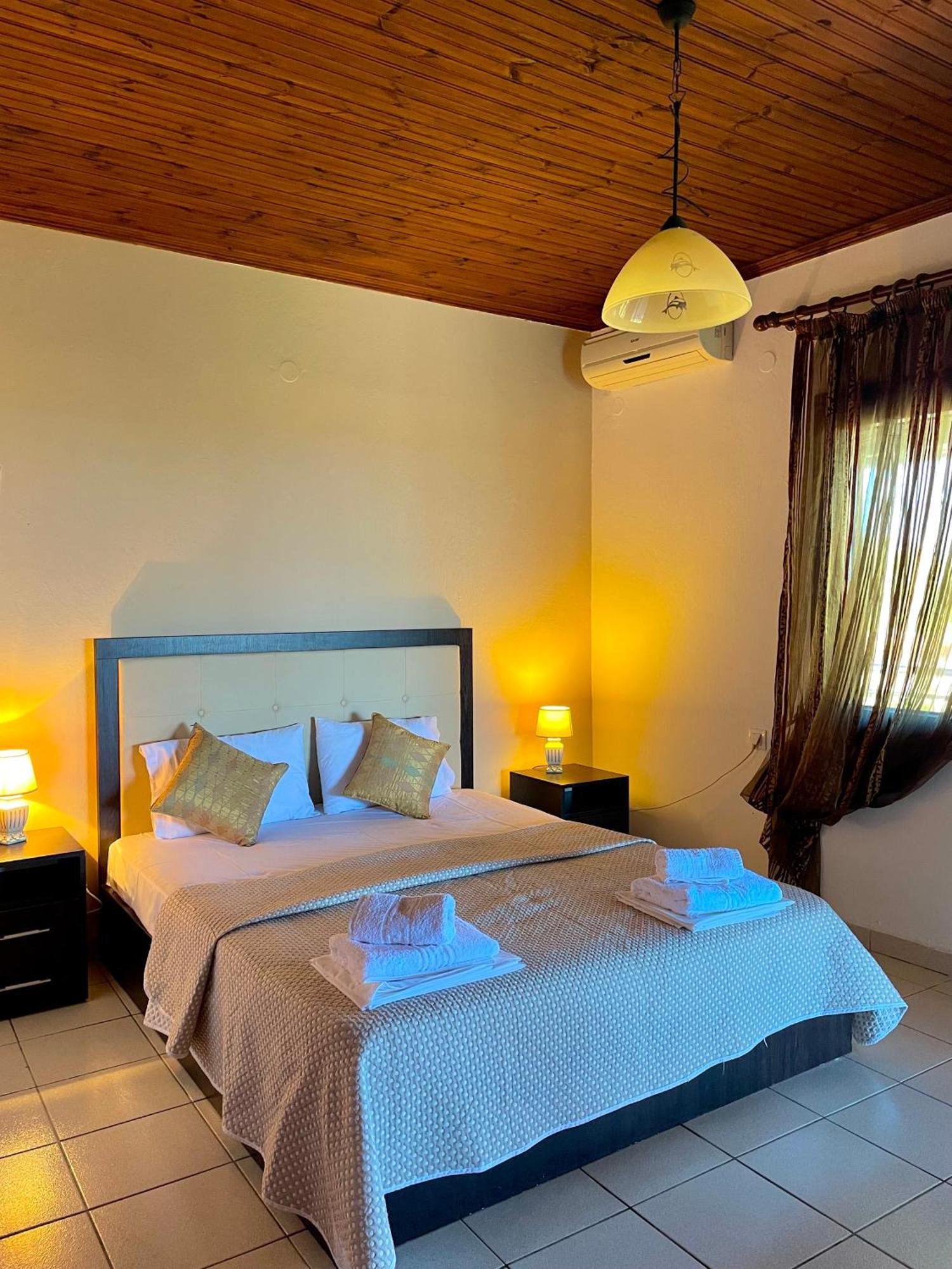 Anna Dani Apartments Vourvourou Extérieur photo
