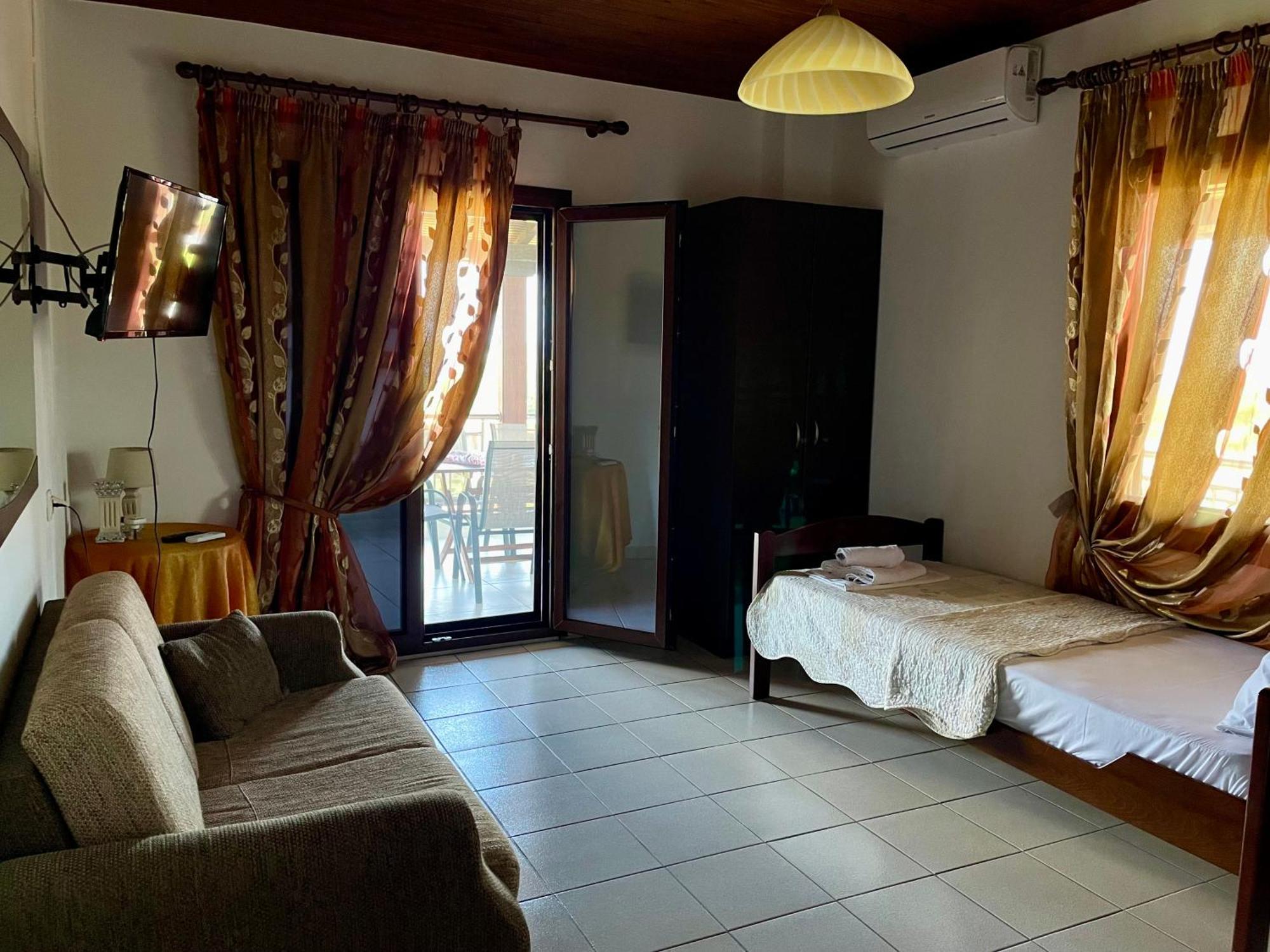 Anna Dani Apartments Vourvourou Extérieur photo